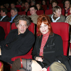 Laurent Boutonnat et Mylène Farmer - Avant-Première du film Les choristes - 2004