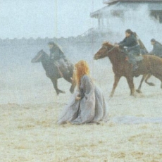 Mylène Farmer - Tournage du clip L'Âme-Stram-Gram - Photographe : Claude Gassian