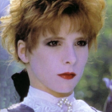 mylene-farmer_1986_eric-caro_004