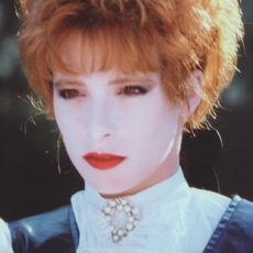 mylene-farmer_1986_eric-caro_065