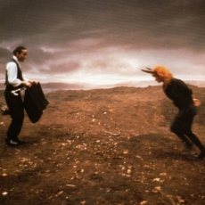 Mylène Farmer - Clip Sans Logique - Photographe : Marianne Rosenstiehl - 1989