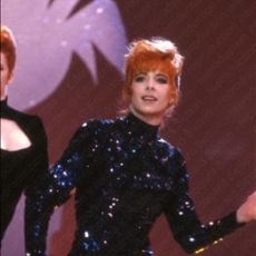 Mylène Farmer chante Pourvu qu'elles soient douces dans l'émission Cocoparadise sur TF1 le 16 novembre 1988