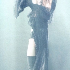 Mylène Farmer - Mylenium Tour - Désenchantée - Photographe : Claude Gassian