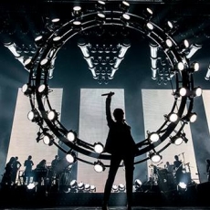 Mylène Farmer chante "XXL" - Timeless 2013 - Photographe : Robin