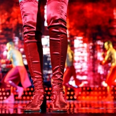 Mylène Farmer - Je t'aime mélancolie - Timeless 2013 - Photographe : Robin