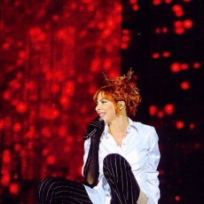 Mylène Farmer chante "Fuk them all" - Tour 2009