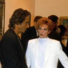 mylene-farmer-1991-exposition-albert-koski-001