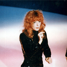 Mylène Farmer chante Pourvu qu'elles soient douces dans l'émission Interchallenges sur TF1 le 20 novembre 1988