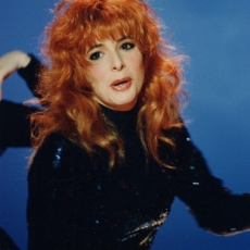 Mylène Farmer chante Pourvu qu'elles soient douces dans l'émission Interchallenges sur TF1 le 20 novembre 1988