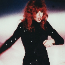 Mylène Farmer chante Pourvu qu'elles soient douces dans l'émission Interchallenges sur TF1 le 20 novembre 1988