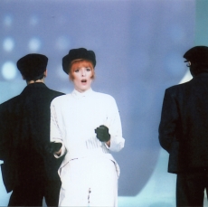 Mylène Farmer - Lahaye d'honneur - TF1 - 15 janvier 1988 - Sans contrefaçon