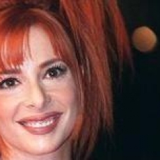 Mylène Farmer - NRJ Music Awards 2000 - Montée des marches