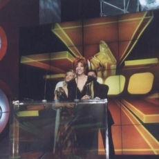 Mylène Farmer - NRJ Music Awards 2002 - Award