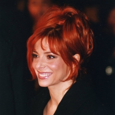 Mylène Farmer et Seal - NRJ Music Awards 2002 - Montée des marches