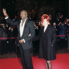 Mylène Farmer et Seal - NRJ Music Awards 2002 - Montée des marches