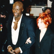 Mylène Farmer et Seal - NRJ Music Awards 2002 - Montée des marches