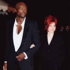 Mylène Farmer et Seal - NRJ Music Awards 2002 - Montée des marches