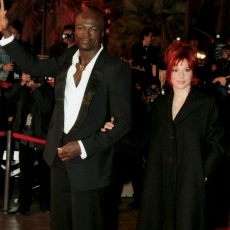 Mylène Farmer et Seal - NRJ Music Awards 2002 - Montée des marches