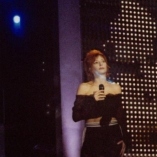 Mylène Farmer - NRJ Music Awards 2003 - Prestation Rêver