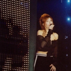 Mylène Farmer - NRJ Music Awards 2003 - Prestation Rêver