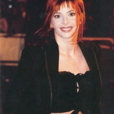 Mylène Farmer - NRJ Music Awards 2003 - Montée des marches