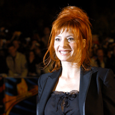 Mylène Farmer - NRJ Music Awards 2003 - Montée des marches