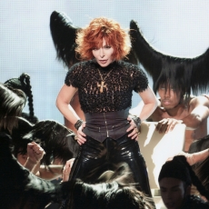 Mylène Farmer NRJ Music Awards 2011 Prestation sur Oui mais... Non