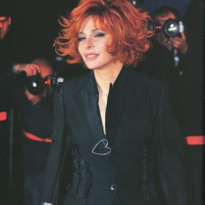 Mylène Farmer NRJ Music Awards 2011 Tapis Rouge