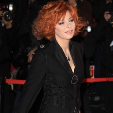 Mylène Farmer NRJ Music Awards 2011 Tapis Rouge