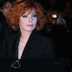 Mylène Farmer NRJ Music Awards 2011 Tapis Rouge