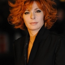 Mylène Farmer NRJ Music Awards 2011 Tapis Rouge