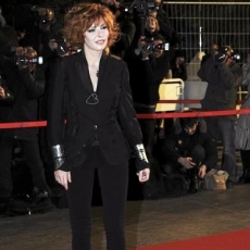 Mylène Farmer NRJ Music Awards 2011 Tapis Rouge