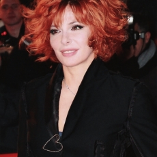 Mylène Farmer NRJ Music Awards 2011 Tapis Rouge