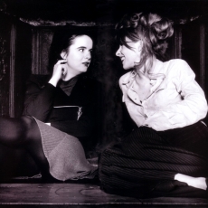 mylene-farmer_1995_marianne-rosenstiehl_rencontre-amelie-nothomb_003b