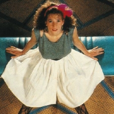 mylene-farmer_1984_pierre-perrin_202