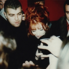 mylene-farmer-tv-studio-gabriel-france-2-14-decembre-1995-206