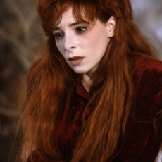 Mylène Farmer - Giorgino - Photographe : Etienne George