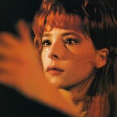 Mylène Farmer - Giorgino - Photographe : Etienne George