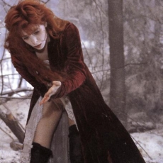 Mylène Farmer - Giorgino - Photographe : Etienne George