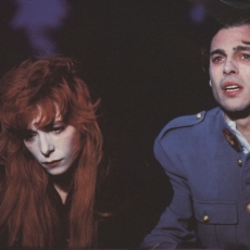 Mylène Farmer - Giorgino - Photographe : Etienne George