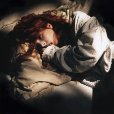 Mylène Farmer - Giorgino - Photographe : Etienne George