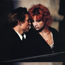 Mylène Farmer - Giorgino - Photographe : Jean-Marie Leroy