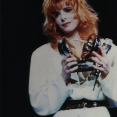 Mylène Farmer aux Victoires de la Musique le 19 novembre 1988