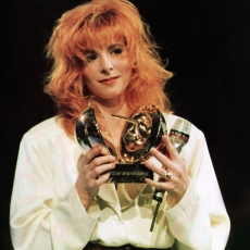 Mylène Farmer aux Victoires de la Musique le 19 novembre 1988