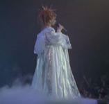 Mylène Farmer - Tenue du Tour 1996 créée par Paco Rabanne