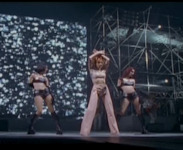 Mylène Farmer - Tenue du Tour 1996 créée par Paco Rabanne