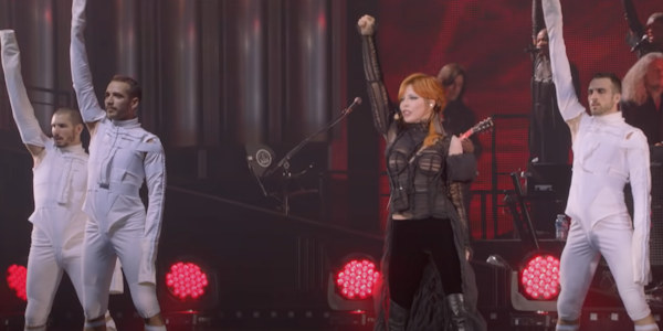 Mylène Farmer chante "Désenchantée" - Timeless 2013 