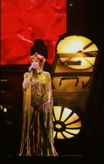 Mylène Farmer Avant que l'ombre... à Bercy Photo Claude Gassian