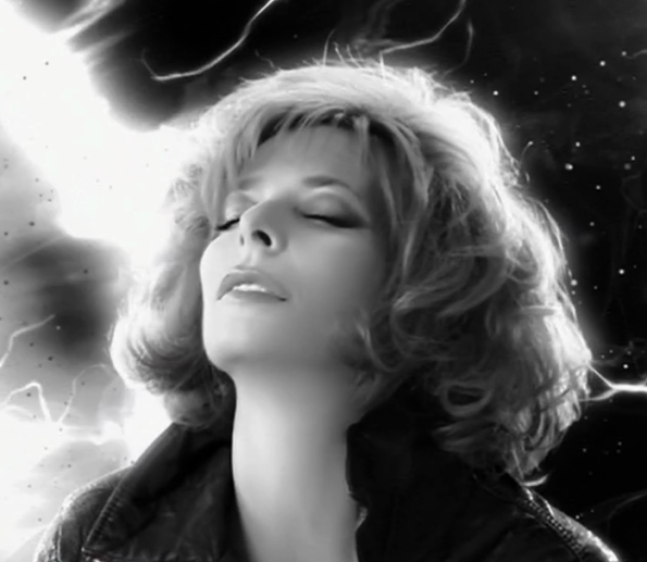 Mylène Farmer C'est dans l'air Clip